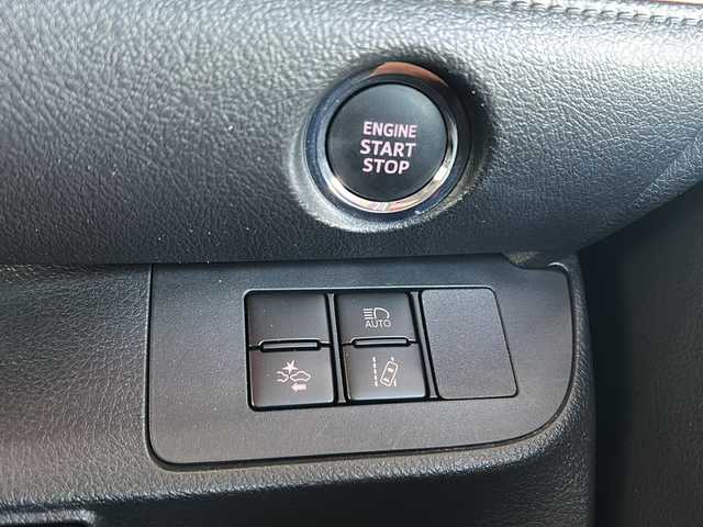 トヨタ シエンタ G クエロ 静岡県 2018(平30)年 6万km ブラックマイカ ナビ機能/FM/AM/SD/ipod/フルセグTV/USB/Bluetooth/CD/DVD/主要装備/・バックカメラ　/・スマートキー　/・ドライブレコーダー　/・ＥＴＣ　/・両側パワースライドドア　/・オートハイビーム　/・オートライト/・ＬＥＤヘッドライト　/・衝突軽減システム　/・ステアリングリモコン　/・フォグランプ　/・レーンキープ/・横滑り防止装置/・盗難防止装置/・純正ホイールキャップ