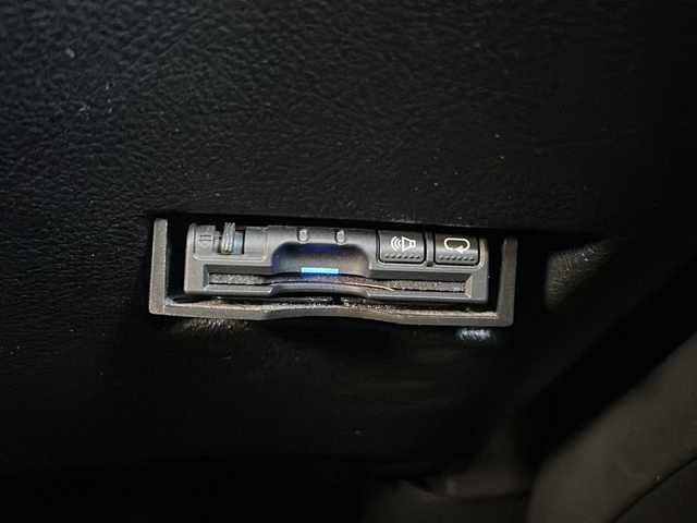 トヨタ シエンタ G クエロ 静岡県 2018(平30)年 6万km ブラックマイカ ナビ機能/FM/AM/SD/ipod/フルセグTV/USB/Bluetooth/CD/DVD/主要装備/・バックカメラ　/・スマートキー　/・ドライブレコーダー　/・ＥＴＣ　/・両側パワースライドドア　/・オートハイビーム　/・オートライト/・ＬＥＤヘッドライト　/・衝突軽減システム　/・ステアリングリモコン　/・フォグランプ　/・レーンキープ/・横滑り防止装置/・盗難防止装置/・純正ホイールキャップ