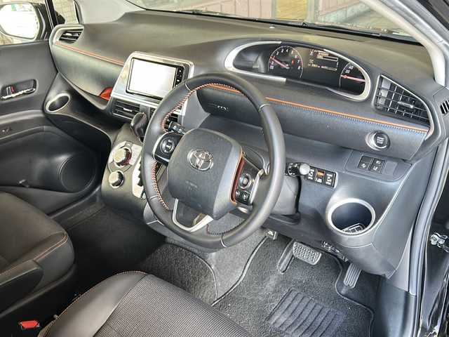 トヨタ シエンタ G クエロ 静岡県 2018(平30)年 6万km ブラックマイカ ナビ機能/FM/AM/SD/ipod/フルセグTV/USB/Bluetooth/CD/DVD/主要装備/・バックカメラ　/・スマートキー　/・ドライブレコーダー　/・ＥＴＣ　/・両側パワースライドドア　/・オートハイビーム　/・オートライト/・ＬＥＤヘッドライト　/・衝突軽減システム　/・ステアリングリモコン　/・フォグランプ　/・レーンキープ/・横滑り防止装置/・盗難防止装置/・純正ホイールキャップ