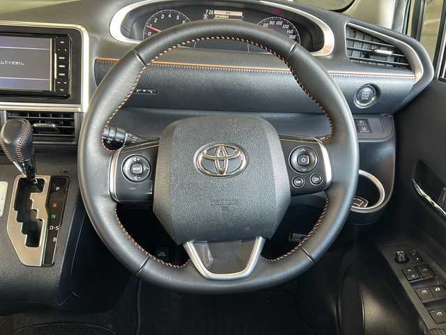 トヨタ シエンタ G クエロ 静岡県 2018(平30)年 6万km ブラックマイカ ナビ機能/FM/AM/SD/ipod/フルセグTV/USB/Bluetooth/CD/DVD/主要装備/・バックカメラ　/・スマートキー　/・ドライブレコーダー　/・ＥＴＣ　/・両側パワースライドドア　/・オートハイビーム　/・オートライト/・ＬＥＤヘッドライト　/・衝突軽減システム　/・ステアリングリモコン　/・フォグランプ　/・レーンキープ/・横滑り防止装置/・盗難防止装置/・純正ホイールキャップ