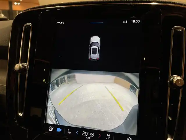 ボルボ ボルボ ＸＣ４０ アルティメットB4 AWD ダークED 道央・札幌 2022(令4)年 4.3万km 青 メタリックペイント/電動パノラマガラスサンルーフ/ピクセルLEDヘッドライト/ハーマンカードンサラウンド/ダークティンテッドガラス/Googleナビ/360°カメラ/パークアシスト/本革シート/シートヒーター/ACC/BLIS/ワイヤレスチャージング/アクティブハイビーム/パワーテールゲート