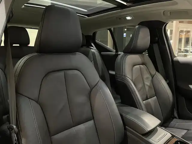 ボルボ ボルボ ＸＣ４０ アルティメットB4 AWD ダークED 道央・札幌 2022(令4)年 4.3万km 青 メタリックペイント/電動パノラマガラスサンルーフ/ピクセルLEDヘッドライト/ハーマンカードンサラウンド/ダークティンテッドガラス/Googleナビ/360°カメラ/パークアシスト/本革シート/シートヒーター/ACC/BLIS/ワイヤレスチャージング/アクティブハイビーム/パワーテールゲート