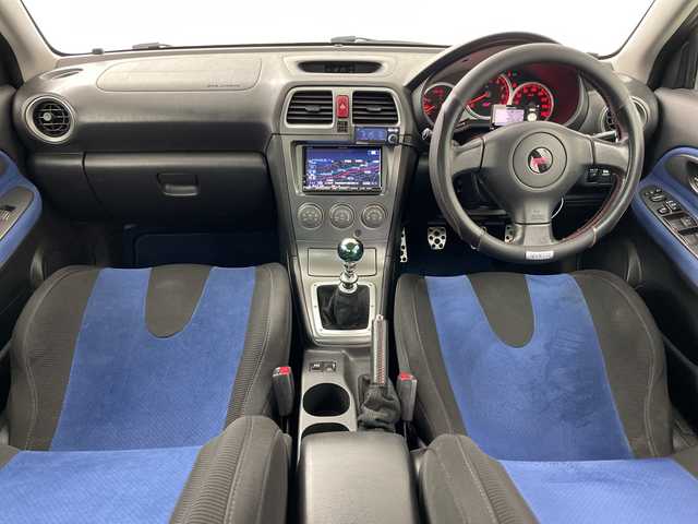 スバル インプレッサ ＷＲＸ STi 道央・札幌 2004(平16)年 15.9万km ピュアホワイト ・４ＷＤ/・ＤＣＣＤ/・Ｃ－ＤＩＦＦ/・Ｉ／Ｃスプレー/・ＨＫＳ ＥＶＣ－Ｓ/・ＨＫＳ メタルキャタライザー/・ＨＫＳ マフラー/・ＨＫＳ ＬＡクラッチ/・クスコ ＬＳＤ/・アルミラジエーター/・コトスポーツ ブローオフバルブ/・ＴＥＩＮ車高調/・Ａ－Ｔｅｃｈファイナルスピード改１７インチアルミ/・フロント/サイド/リアスポイラー/・社外ＨＤＤナビ＆ＴＶ＆ＤＶＤ＆ＣＤ＆ＡＵＸ＆ＵＳＢ/・バックカメラ/・取扱説明書有り/・スペアキー１本有/・令和２年１０月/令和４年１月/令和５年２月/令和５年６月ディーラー点検整備記録簿有り