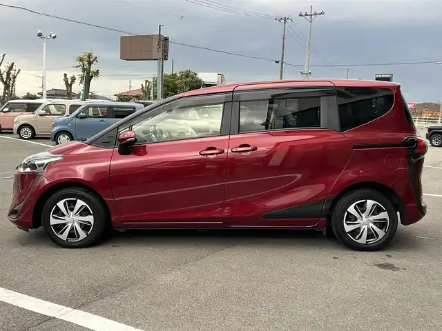 トヨタ シエンタ G クエロ 愛媛県 2019(令1)年 3.8万km センシュアルレッドマイカ 純正ナビ（Bluetooth/フルセグTV）/パノラミックビューモニター/トヨタセーフティセンス/ステアリングリモコン/両側パワースライドドア/ハーフレザーシート/ETC/前後ドライブレコーダー/クリアランスソナー/3列シート/LEDヘッドライト/オートマチックハイビーム/スマートキー×２