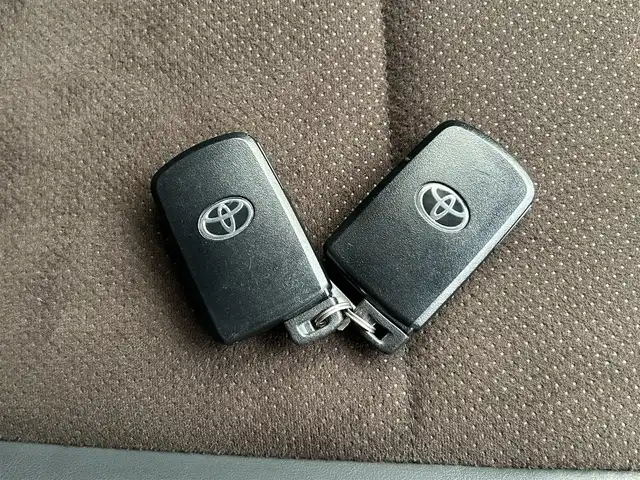 トヨタ シエンタ G クエロ 愛媛県 2019(令1)年 3.8万km センシュアルレッドマイカ 純正ナビ（Bluetooth/フルセグTV）/パノラミックビューモニター/トヨタセーフティセンス/ステアリングリモコン/両側パワースライドドア/ハーフレザーシート/ETC/前後ドライブレコーダー/クリアランスソナー/3列シート/LEDヘッドライト/オートマチックハイビーム/スマートキー×２