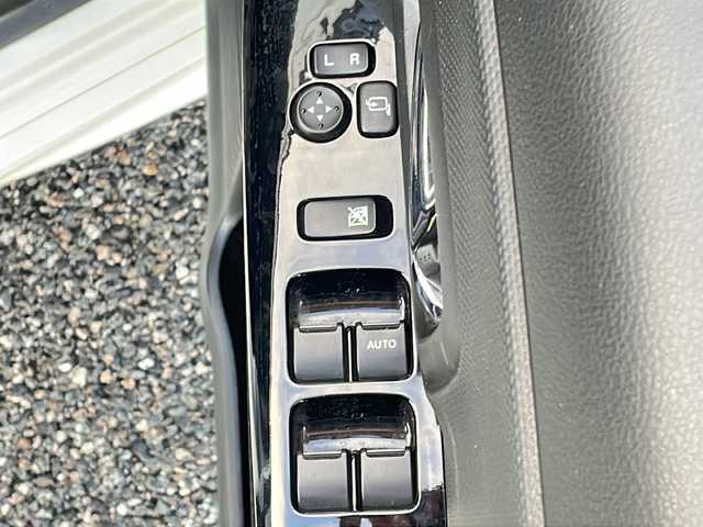 スズキ スペーシア カスタム HYBRID XS ターボ 島根県 2020(令2)年 7.5万km ピュアホワイトパール/ブラック2トーン 社外オーディオ(DPX-U740BTH)/クルーズコントロール/パドルシフト/両側パワースライドドア/D席シートヒーター/アイドリングストップ/リアサーキュレーター/後席サイドサンシェード/ISOFIX