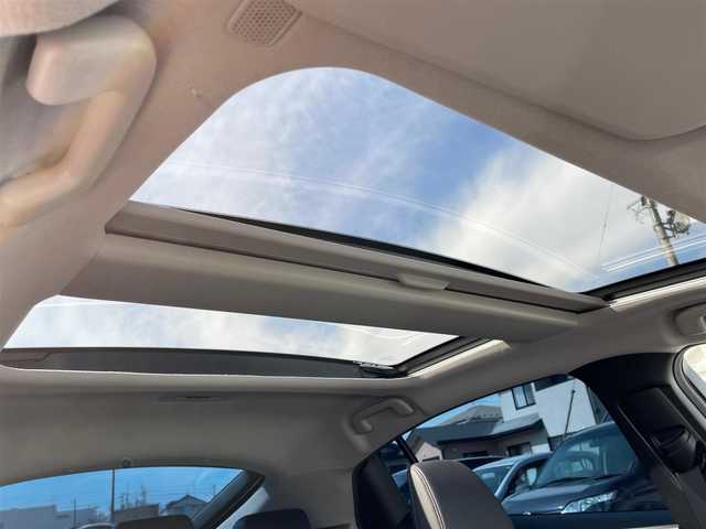 トヨタ プリウス Z 岩手県 2023(令5)年 3.5万km プラチナホワイトパールマイカ パノラマルーフ　純正１２．３型ナビ　全周囲　デジタルインナーミラー　電動リアゲート　メモリ付電動革シート　エアシートヒーター　オートパーキングアシスト　ワイパーデアイサー　ＡＣ１００Ｖ　ＥＴＣ２．０