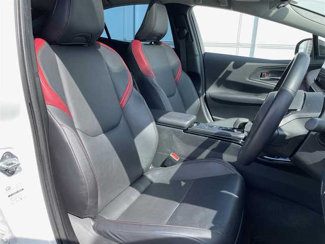 トヨタ プリウス Z 岩手県 2023(令5)年 3.5万km プラチナホワイトパールマイカ パノラマルーフ　純正１２．３型ナビ　全周囲　デジタルインナーミラー　電動リアゲート　メモリ付電動革シート　エアシートヒーター　オートパーキングアシスト　ワイパーデアイサー　ＡＣ１００Ｖ　ＥＴＣ２．０