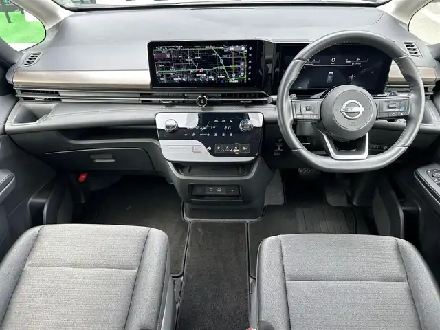 日産 セレナ ハイウェイスター V 奈良県 2022(令4)年 1.8万km プリズムホワイト 純正１２．３インチナビ　/フルセグＴＶ　/BT/HDMI/USB/アラウンドビューモニター　/前後ドライブレコーダー　/デジタルインナーミラー　/プロパイロット　/置くだけ充電　/ＥＴＣ２．０　/前後コーナーセンサー　/シートヒーター　/ＷＡＣ/AUTOHOLD/LEDヘッドライト/オートライト/両側パワースライドドア/追従型クルーズコントロール/パドルシフト
