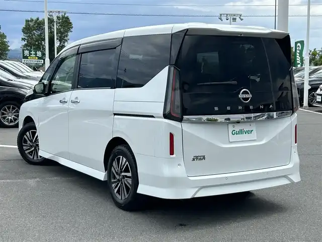 日産 セレナ ハイウェイスター V 奈良県 2022(令4)年 1.8万km プリズムホワイト 純正１２．３インチナビ　/フルセグＴＶ　/BT/HDMI/USB/アラウンドビューモニター　/前後ドライブレコーダー　/デジタルインナーミラー　/プロパイロット　/置くだけ充電　/ＥＴＣ２．０　/前後コーナーセンサー　/シートヒーター　/ＷＡＣ/AUTOHOLD/LEDヘッドライト/オートライト/両側パワースライドドア/追従型クルーズコントロール/パドルシフト
