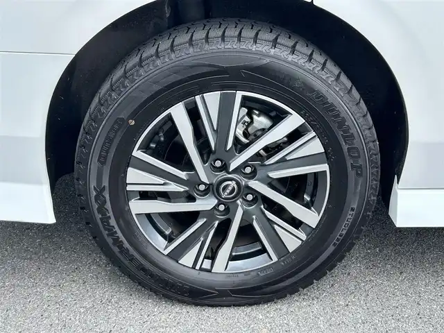 日産 セレナ ハイウェイスター V 奈良県 2022(令4)年 1.8万km プリズムホワイト 純正１２．３インチナビ　/フルセグＴＶ　/BT/HDMI/USB/アラウンドビューモニター　/前後ドライブレコーダー　/デジタルインナーミラー　/プロパイロット　/置くだけ充電　/ＥＴＣ２．０　/前後コーナーセンサー　/シートヒーター　/ＷＡＣ/AUTOHOLD/LEDヘッドライト/オートライト/両側パワースライドドア/追従型クルーズコントロール/パドルシフト