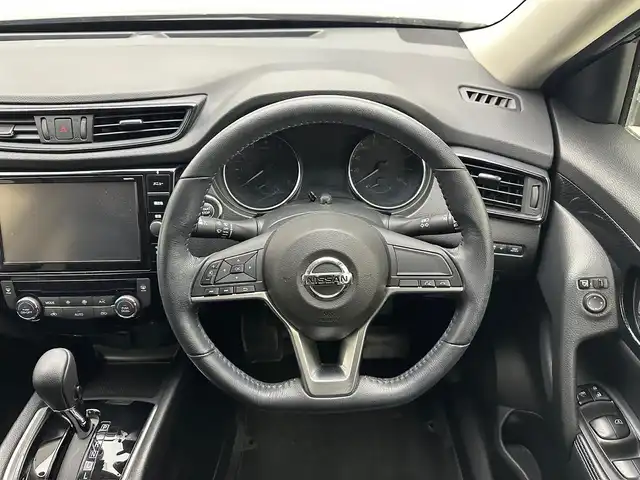 日産 エクストレイル 20X 兵庫県 2017(平29)年 4.8万km ダイヤモンドブラック エマージェンシーブレーキ/4WD/純正SDナビ（CD/DVD/SD/BT/フルセグ）/バックカメラ/ETC/ドラレコ/ルーフレール/パワーバックドア/全席シートヒーター/スマーキー/プッシュスタート/スマーキー/オートライト/LEDライト/フォグランプ