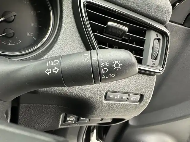 日産 エクストレイル 20X 兵庫県 2017(平29)年 4.8万km ダイヤモンドブラック エマージェンシーブレーキ/4WD/純正SDナビ（CD/DVD/SD/BT/フルセグ）/バックカメラ/ETC/ドラレコ/ルーフレール/パワーバックドア/全席シートヒーター/スマーキー/プッシュスタート/スマーキー/オートライト/LEDライト/フォグランプ