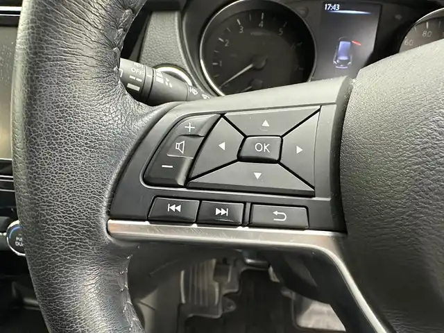 日産 エクストレイル 20X 兵庫県 2017(平29)年 4.8万km ダイヤモンドブラック エマージェンシーブレーキ/4WD/純正SDナビ（CD/DVD/SD/BT/フルセグ）/バックカメラ/ETC/ドラレコ/ルーフレール/パワーバックドア/全席シートヒーター/スマーキー/プッシュスタート/スマーキー/オートライト/LEDライト/フォグランプ