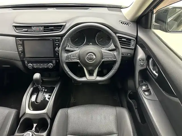 日産 エクストレイル 20X 兵庫県 2017(平29)年 4.8万km ダイヤモンドブラック エマージェンシーブレーキ/4WD/純正SDナビ（CD/DVD/SD/BT/フルセグ）/バックカメラ/ETC/ドラレコ/ルーフレール/パワーバックドア/全席シートヒーター/スマーキー/プッシュスタート/スマーキー/オートライト/LEDライト/フォグランプ