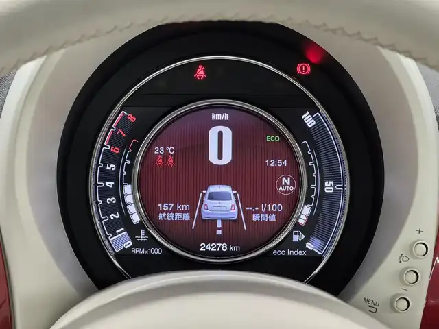 フィアット ５００ 1．2 ドルチェ 三重県 2022(令4)年 2.5万km パソドプレレッド ガソリン/FF/MTモード付インパネ5DCT/純正 7インチオーディオプレイヤー/（FM/AM/Bluetooth/USB/iPod/Apple CarPlay/AndroidAuto）/ドライブレコーダー 前後/ETC/530台限定モデル『1.2 DOLCE』/130台限定カラー『Pasodoble Red（パソドブレ・レッド）』/安全/・ABS＋EBD（アンチロックブレーキ＋電子制動力配分装置）/ESC（エレクトロスタビリティコントロール）/●ASR（アンチスリップレギュレーション：横滑り防止装置）/●HBA（ハイドローリックブレーキアシスト：ブレーキアシスト）/●HHS（ヒルホールドシステム：坂道発進補助機能）/●MSR（モーターシュレップレグルング：エンジンブレーキトルク制御）/装備（…1.2DOLCE特別装備）/ガラスルーフ（固定式）/2トーン ハーフレザーシート（ブラックxアイス）/・クルーズコントロール/フルオートエアコン/キセノンヘッドライト（光軸自動補正式）/ヘッドライトウォッシャー（ポップアップ式）/フロントフォグランプ/・リアフォグランプ/・ステアリングスイッチ/純正 15インチアルミホイール/・SRS サイド＆カーテンエアバッグ/・リモコンキーレス