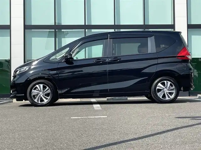 ホンダ フリード ハイブリット G ホンダセンシング 和歌山県 2020(令2)年 2.5万km クリスタルブラックパール 純正ナビ/バックカメラ/フルセグTV/（BT/USB/CD/DVD)/衝突軽減ブレーキ/アダプティブクルーズコントロール/レーンキープ/コーナーセンサー/横滑り防止機能/両側パワースライドドア/純正ゴムマット/純正アルミホイール/アイドリングストップ/LEDヘッドライト/オートライト