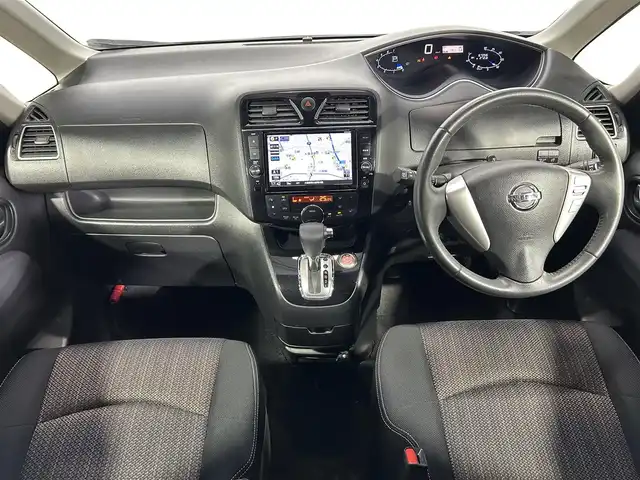 日産 セレナ ハイウェイS S HV Aセーフ 大阪府 2014(平26)年 6.7万km ダイヤモンドブラック 純正ナビ(フルセグ/DVD再生/Bluetooth) 360カメラ ETC 両側パワースライドドア 衝突軽減 クルコン クリアランスソナー レーンアシスト リアオートエアコン オートライト 禁煙車