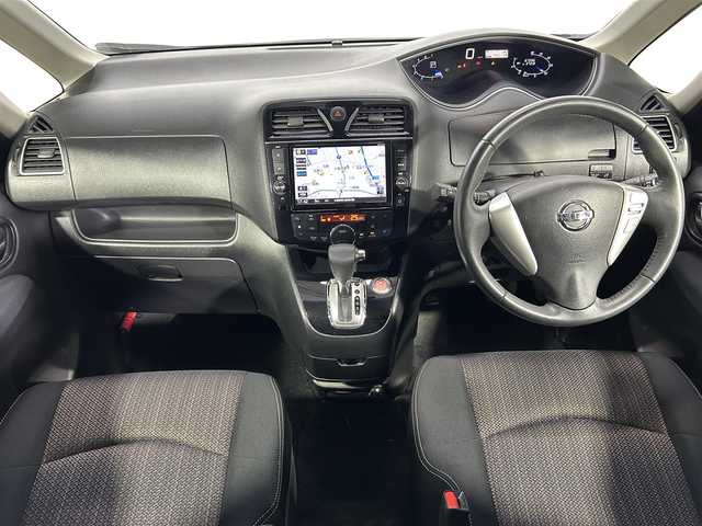 日産 セレナ ハイウェイS G S HV Aセーフ 大阪府 2014(平26)年 6.7万km ダイヤモンドブラック 純正ナビ(フルセグ/DVD再生/Bluetooth) 360カメラ ETC 両側パワースライドドア 衝突軽減 クルコン クリアランスソナー レーンアシスト リアオートエアコン オートライト 禁煙車