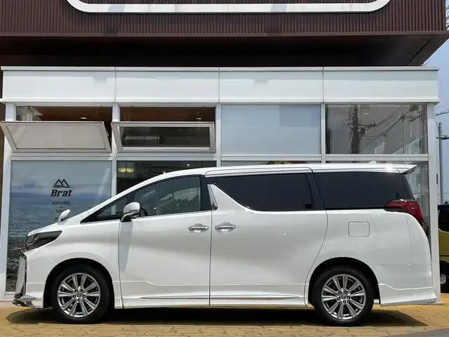 トヨタ アルファード S タイプゴールドⅢ 道北・旭川 2022(令4)年 1.9万km ホワイトパールクリスタルシャイン モデリスタフルエアロ/寒冷地仕様/マルチメディアディスプレイオーディオ/バックカメラ/地デジ/Bluetooth/プリクラッシュセーフティ/レーンキープアシスト/パワーバックドア/全方位ドライブレコーダー/レーダークルーズコントロール/リアヒーターエアコン/ハーフ黒レザーシート/リアスポイラー/HDMI入力端子/USB入力端子/CD、DVDチェンジャー付き/ETC/1体型エンジンスターター/フリップダウンモニター/リアフォグ/ワイパーデアイサー/TVキャンセラー付き/スペアキー1個/取扱説明書/保証書
