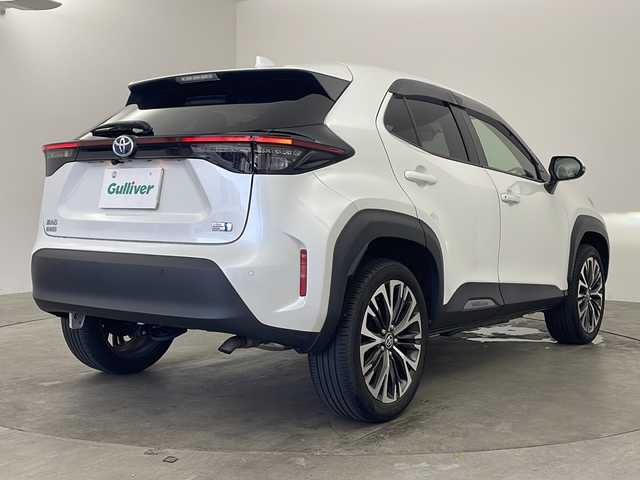 トヨタ ヤリスクロス ハイブリッド Z 兵庫県 2022(令4)年 4.7万km プラチナホワイトパールマイカ ・純正ディスプレイオーディオ&BT&USB&Miracast/・nanoe-X/・レーダークルコン/・全方位カメラ/・トヨタセーフティセンス/・プリクラッシュセーフティ/・レーントレーシングアシスト/・レーンディパーチャーアラート/・リヤクロストラフィックアラート/・パーキングサポートブレーキ/・ロードサインアシスト/・クリアランスソナー/・ハーフレザーシート/・前席シートヒーター/・パワーシート/・ブラインドスポットモニター/・ステアリングヒーター/・LEDライト/・オートハイビーム/・オートブレーキホールド/・ステアリングスイッチ/・スマートキー/・ＥＴＣ/・前後ドライブレコーダー/・タイプC　充電ポート