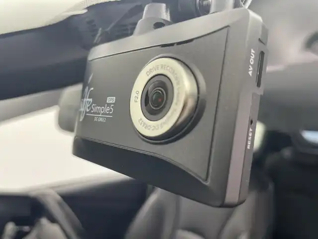 トヨタ プリウス A ツーリングセレクション 愛知県 2018(平30)年 3.3万km スーパーホワイトⅡ 純正ナビ/・Bluetooth/・CD/DVD/・フルセグテレビ/・SD音楽録音/バックカメラ/シートヒーター/衝突軽減ブレーキ/レーンキープアシスト/オートマチックハイビーム/レーダークルーズコントロール/前後コーナーセンサー/ＬＥＤヘッドライト/前方ドライブレコーダー/ＥＴＣ２．０