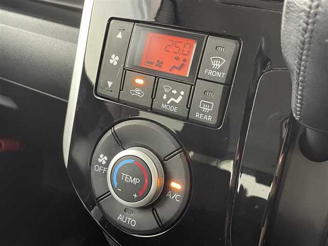 ダイハツ タント カスタム RS 大阪府 2015(平27)年 3.6万km ブラックマイカメタリック 純正ナビ(フルセグ/DVD再生/CD再生) バックカメラ 両側パワースライドドア アイドリングストップ オートライト スマートキー プッシュスタート オートエアコン