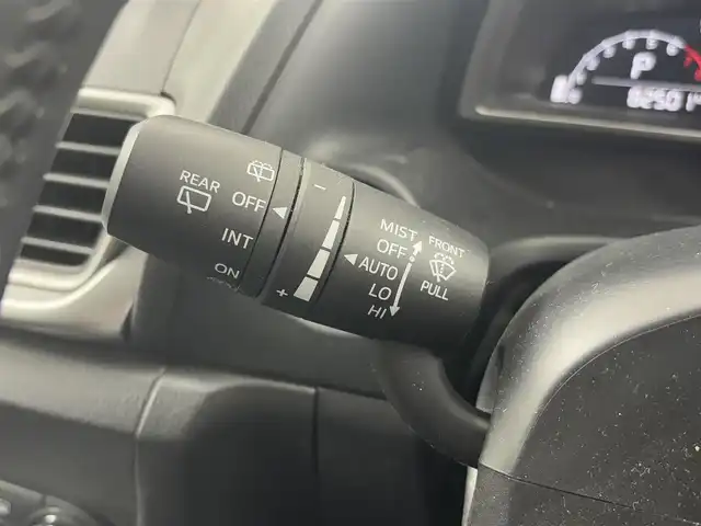 マツダ アクセラ スポーツ 15S 埼玉県 2019(平31)年 8.3万km マシーングレープレミアムM 純正ナビ/（BT/AM/FM/USB/DVD/CD/TV)/盗難防止措置/横滑り防止措置/コーナーセンサー/レーンキープアシスト/バックカメラ/アイドリングストップ/ドアバイザー/純正フロアマット/純正16インチアルミホイール/トノカバー/ビルトインETC