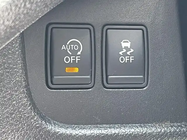 日産 セレナ ハイウェイスター Sハイブリッド 沖縄県 2013(平25)年 7.2万km ブリリアントシルバー (株)IDOMが運営する【じしゃロンOO店】の自社ローン専用車両になりますこちらは現金またはオートローンご利用時の価格です。自社ローンご希望の方は別途その旨お申付け下さい/・プッシュスタート　/・純正ナビ　/・Ｂｌｕｅｔｏｏｔｈ接続　/・バックカメラ　/・ＥＴＣ　/・両側パワースライドドア　/・クルーズコントロール　/・スマートキー　/・純正フロアマット　/・純正アルミホイール　/・取扱説明書