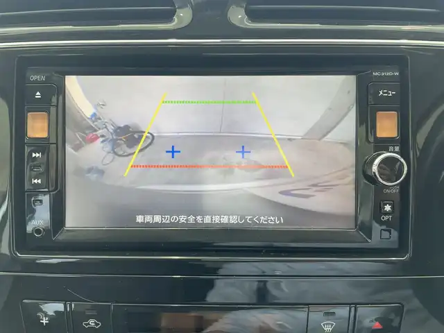 日産 セレナ ハイウェイスター Sハイブリッド 沖縄県 2013(平25)年 7.2万km ブリリアントシルバー (株)IDOMが運営する【じしゃロンOO店】の自社ローン専用車両になりますこちらは現金またはオートローンご利用時の価格です。自社ローンご希望の方は別途その旨お申付け下さい/・プッシュスタート　/・純正ナビ　/・Ｂｌｕｅｔｏｏｔｈ接続　/・バックカメラ　/・ＥＴＣ　/・両側パワースライドドア　/・クルーズコントロール　/・スマートキー　/・純正フロアマット　/・純正アルミホイール　/・取扱説明書