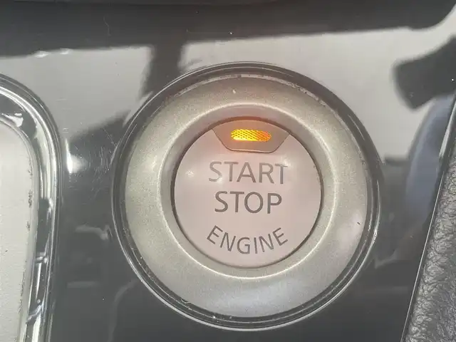 日産 セレナ ハイウェイスター Sハイブリッド 沖縄県 2013(平25)年 7.2万km ブリリアントシルバー (株)IDOMが運営する【じしゃロンOO店】の自社ローン専用車両になりますこちらは現金またはオートローンご利用時の価格です。自社ローンご希望の方は別途その旨お申付け下さい/・プッシュスタート　/・純正ナビ　/・Ｂｌｕｅｔｏｏｔｈ接続　/・バックカメラ　/・ＥＴＣ　/・両側パワースライドドア　/・クルーズコントロール　/・スマートキー　/・純正フロアマット　/・純正アルミホイール　/・取扱説明書