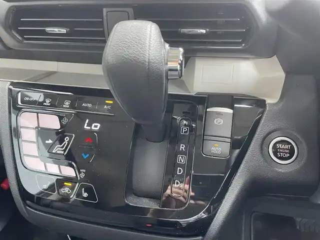三菱 デリカミニ T プレミアム 滋賀県 2024(令6)年 1.7万km グレーⅡ ナビ/CD/DVD/Bluetooth/AppleCarPlay/フルセグテレビ/マルチアラウンドモニター/デジタルルームミラー/両側パワースライドドア/マイパイロット/e-アシスト/・衝突被害軽減ブレーキ/・踏み間違い衝突防止アシスト/・車線逸脱警報システム/・車線逸脱防止支援機能/・オートマチックハイビーム/・ふらつき警報/シートヒーター /ステアヒーター/ETC/LEDヘッドライト/オートライト/プッシュスタート /スマートキー