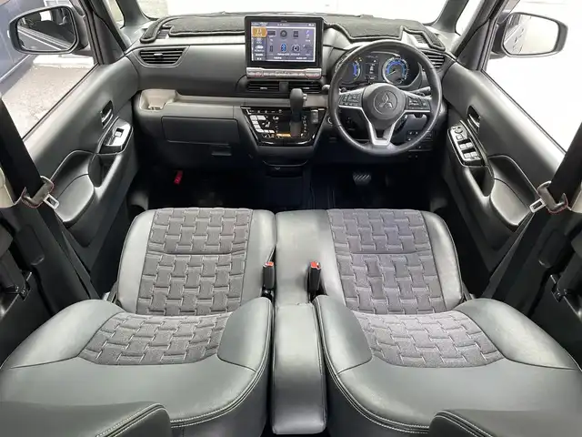 三菱 デリカミニ T プレミアム 滋賀県 2024(令6)年 1.7万km グレーⅡ ナビ/CD/DVD/Bluetooth/AppleCarPlay/フルセグテレビ/マルチアラウンドモニター/デジタルルームミラー/両側パワースライドドア/マイパイロット/e-アシスト/・衝突被害軽減ブレーキ/・踏み間違い衝突防止アシスト/・車線逸脱警報システム/・車線逸脱防止支援機能/・オートマチックハイビーム/・ふらつき警報/シートヒーター /ステアヒーター/ETC/LEDヘッドライト/オートライト/プッシュスタート /スマートキー