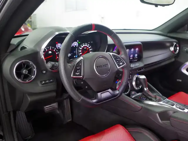シボレー カマロ SS 兵庫県 2019(平31)年 3.8万km 黒 V8 6200cc/10速AT/Boseプレミアム9スピーカーオーディオ/AppleCarPlay/AndroidAuto対応/BT/USB/バックカメラ/ETC/マグネティックライドコントロール/Brembo社製ハイパフォーマンスブレーキシステム/純正20インチAWブラックペイント/赤黒ツートンレザーシート/シートヒーター/ベンチレーションシート/パワーシート/リヤカメラーミラー/レーンチェンジアラート/サイドブラインドゾーンアラート/LEDヘッドライト/アンビエントライト/ヘッドアップディスプレイ/スマートキー