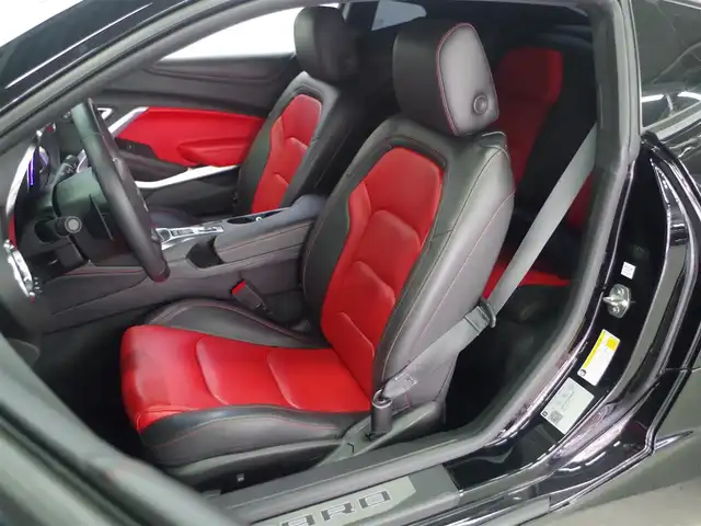 シボレー カマロ SS 兵庫県 2019(平31)年 3.8万km 黒 V8 6200cc/10速AT/Boseプレミアム9スピーカーオーディオ/AppleCarPlay/AndroidAuto対応/BT/USB/バックカメラ/ETC/マグネティックライドコントロール/Brembo社製ハイパフォーマンスブレーキシステム/純正20インチAWブラックペイント/赤黒ツートンレザーシート/シートヒーター/ベンチレーションシート/パワーシート/リヤカメラーミラー/レーンチェンジアラート/サイドブラインドゾーンアラート/LEDヘッドライト/アンビエントライト/ヘッドアップディスプレイ/スマートキー