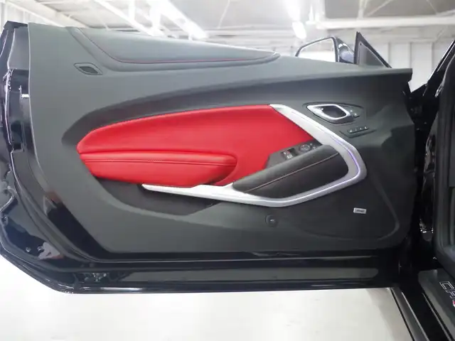 シボレー カマロ SS 兵庫県 2019(平31)年 3.8万km 黒 V8 6200cc/10速AT/Boseプレミアム9スピーカーオーディオ/AppleCarPlay/AndroidAuto対応/BT/USB/バックカメラ/ETC/マグネティックライドコントロール/Brembo社製ハイパフォーマンスブレーキシステム/純正20インチAWブラックペイント/赤黒ツートンレザーシート/シートヒーター/ベンチレーションシート/パワーシート/リヤカメラーミラー/レーンチェンジアラート/サイドブラインドゾーンアラート/LEDヘッドライト/アンビエントライト/ヘッドアップディスプレイ/スマートキー