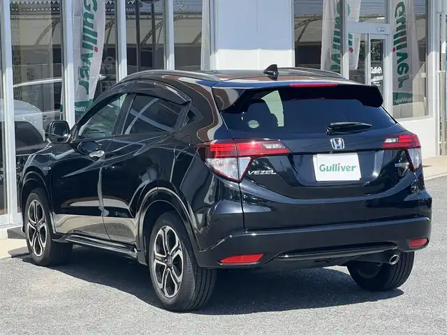 ホンダ ヴェゼル ハイブリッド Z ホンダセンシング 山口県 2017(平29)年 5.4万km クリスタルブラックパール 純正8inメモリーナビ＆/フルセグTV＆バックカメラ/純正フロアマット/純正ドアバイザー/純正LEDヘッドライト/純正LEDフォグランプ/純正17インチアルミ/純正ルーフレール/スマートキー/エンジンプッシュスタート/オートライト/パドルシフト/フロントシートヒーター/レーダークルーズコントロール/ビルトインETC
