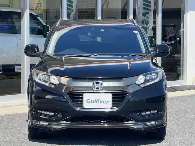 ホンダ ヴェゼル ハイブリッド Z ホンダセンシング 山口県 2017(平29)年 5.4万km クリスタルブラックパール 純正8inメモリーナビ＆/フルセグTV＆バックカメラ/純正フロアマット/純正ドアバイザー/純正LEDヘッドライト/純正LEDフォグランプ/純正17インチアルミ/純正ルーフレール/スマートキー/エンジンプッシュスタート/オートライト/パドルシフト/フロントシートヒーター/レーダークルーズコントロール/ビルトインETC