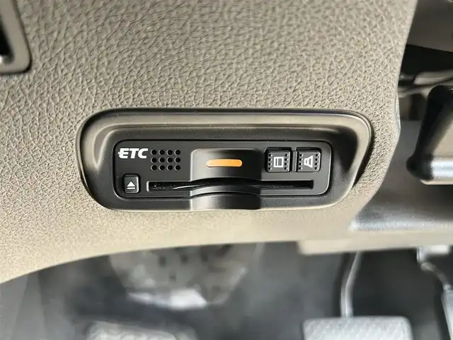 ホンダ ヴェゼル ハイブリッド Z ホンダセンシング 山口県 2017(平29)年 5.4万km クリスタルブラックパール 純正8inメモリーナビ＆/フルセグTV＆バックカメラ/純正フロアマット/純正ドアバイザー/純正LEDヘッドライト/純正LEDフォグランプ/純正17インチアルミ/純正ルーフレール/スマートキー/エンジンプッシュスタート/オートライト/パドルシフト/フロントシートヒーター/レーダークルーズコントロール/ビルトインETC