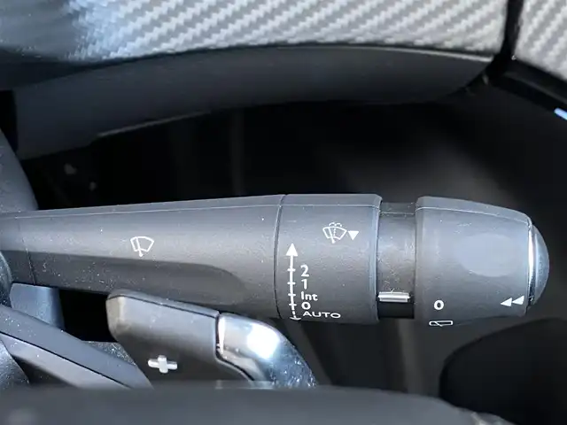 プジョー ２００８ GTライン 福岡県 2021(令3)年 1.7万km オレンジ ワンオーナー/禁煙車/ディスプレイオーディオ/バックカメラ/Bluetooth/ETC/ドライブレコーダー/追従クルーズコントロール/アクティブセーフティブレーキ/ブラインドスポットモニター/ヒルディセントコントロール/純正フロアマット/１７インチ純正AW/革巻きステアリング/ステアリングスイッチ/パドルシフト/スペアキー/スマートキー/取説