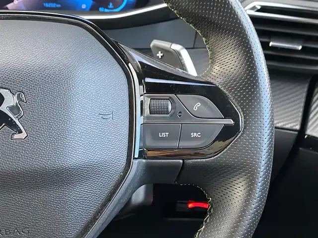 プジョー ２００８ GTライン 福岡県 2021(令3)年 1.7万km オレンジ ワンオーナー/禁煙車/ディスプレイオーディオ/バックカメラ/Bluetooth/ETC/ドライブレコーダー/追従クルーズコントロール/アクティブセーフティブレーキ/ブラインドスポットモニター/ヒルディセントコントロール/純正フロアマット/１７インチ純正AW/革巻きステアリング/ステアリングスイッチ/パドルシフト/スペアキー/スマートキー/取説