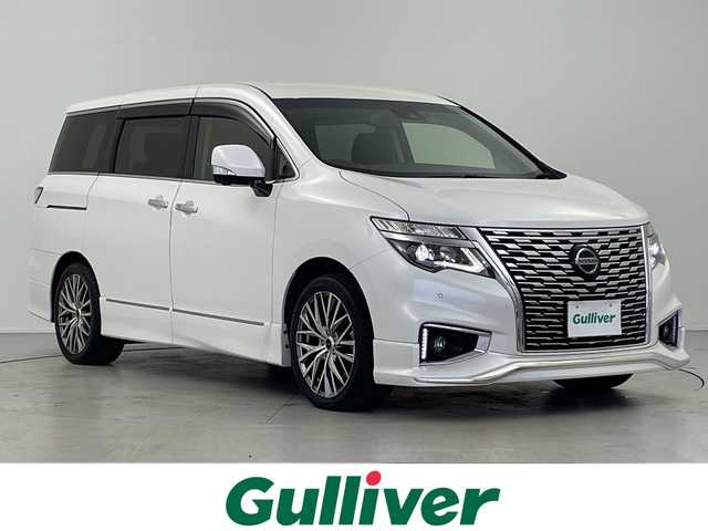 日産 エルグランド 250ハイウェイスターS 岐阜県 2021(令3)年 4.3万km ピュアホワイトパール 純正フリップダウンモニター/純正１０インチナビ/CD/DVD/BD/Bluetooth/フルセグTV/アラウンドビューモニター/両側パワースライドドア/エマージェンシーブレーキ/レーンキープアシスト/コーナーセンサー/レーダークルーズコントロール/電動リアゲート/ビルトインETC/ドライブレコーダー/純正フロアマット/オットマン/ドアバイザー/スマートキー/プッシュスタート