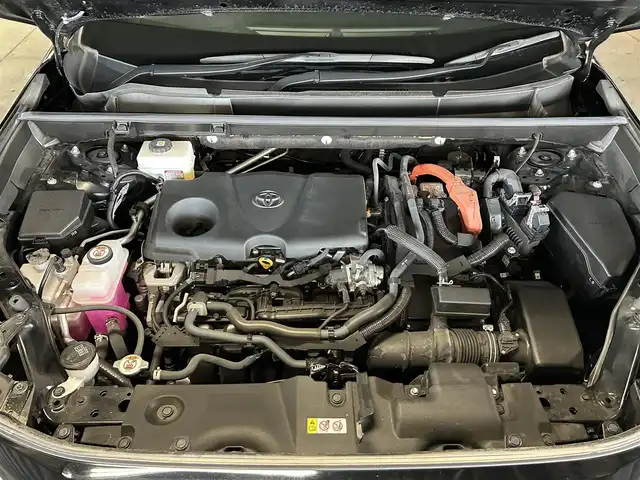 トヨタ ＲＡＶ４ HV アドベンチャー オフロードPKGⅡ 佐賀県 2023(令5)年 1.6万km アティチュードブラックマイカ 純正10.5インチディスプレイオーディオ/フルセグTV/Bluetooth/Applecarplay/Androidauto/全方位カメラ/衝突被害軽減システム/ブラインドスポットモニター/デジタルインナールームミラー/レーダークルーズコントロール/レーンアシスト/クリアランスソナー/パーキングサポートブレーキ/ロードサインアシスト/電子パーキング/ブレーキホールド/純正前後ミラ-一体型ドライブレコーダー/ビルトインETC2.0/オートライト/オートマチックハイビーム/LEDヘッドライト/LEDフォグライト/パワーバックドア/置くだけ充電/運転席パワーシート/運転席・助手席シートヒーター/運転席・助手席エアシート/ステアリングヒーター/合皮シート/メモリーシート/ISOFIX対応/純正18インチアルミホイール/純正フロアマット/スマートキー/プッシュスタート
