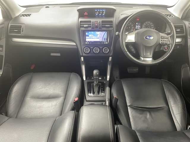 スバル フォレスター 2．0i－S アイサイト 道央・札幌 2013(平25)年 5.5万km クリスタルブラックシリカ ・4WD/・寒冷地仕様/・社外ナビ(TV/BT/DVD/CD)/・バックカメラ/・アイサイト/・パドルシフト/・アダプティブクルーズコントロール/・パワーバックドア/・レザーシート/・前席シートヒーター＆パワーシート/・アイドリングストップ/・X-MODE/・SI-DRIVE/・オートライト/・キセノンヘッドライト/・横滑り防止装置/・前後コーナーセンサー/・盗難防止装置/・衝突被害軽減ブレーキ