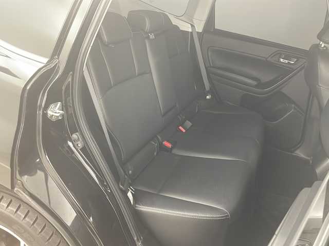 スバル フォレスター 2．0i－S アイサイト 道央・札幌 2013(平25)年 5.5万km クリスタルブラックシリカ ・4WD/・寒冷地仕様/・社外ナビ(TV/BT/DVD/CD)/・バックカメラ/・アイサイト/・パドルシフト/・アダプティブクルーズコントロール/・パワーバックドア/・レザーシート/・前席シートヒーター＆パワーシート/・アイドリングストップ/・X-MODE/・SI-DRIVE/・オートライト/・キセノンヘッドライト/・横滑り防止装置/・前後コーナーセンサー/・盗難防止装置/・衝突被害軽減ブレーキ