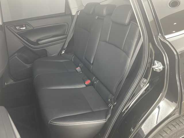 スバル フォレスター 2．0i－S アイサイト 道央・札幌 2013(平25)年 5.5万km クリスタルブラックシリカ ・4WD/・寒冷地仕様/・社外ナビ(TV/BT/DVD/CD)/・バックカメラ/・アイサイト/・パドルシフト/・アダプティブクルーズコントロール/・パワーバックドア/・レザーシート/・前席シートヒーター＆パワーシート/・アイドリングストップ/・X-MODE/・SI-DRIVE/・オートライト/・キセノンヘッドライト/・横滑り防止装置/・前後コーナーセンサー/・盗難防止装置/・衝突被害軽減ブレーキ