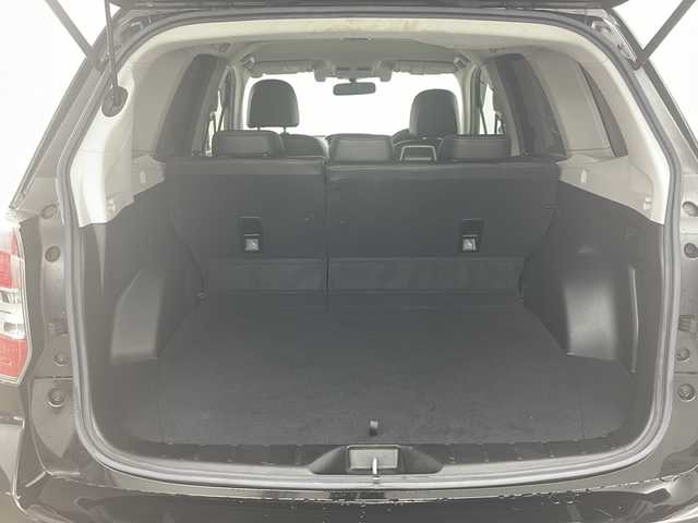 スバル フォレスター 2．0i－S アイサイト 道央・札幌 2013(平25)年 5.5万km クリスタルブラックシリカ ・4WD/・寒冷地仕様/・社外ナビ(TV/BT/DVD/CD)/・バックカメラ/・アイサイト/・パドルシフト/・アダプティブクルーズコントロール/・パワーバックドア/・レザーシート/・前席シートヒーター＆パワーシート/・アイドリングストップ/・X-MODE/・SI-DRIVE/・オートライト/・キセノンヘッドライト/・横滑り防止装置/・前後コーナーセンサー/・盗難防止装置/・衝突被害軽減ブレーキ