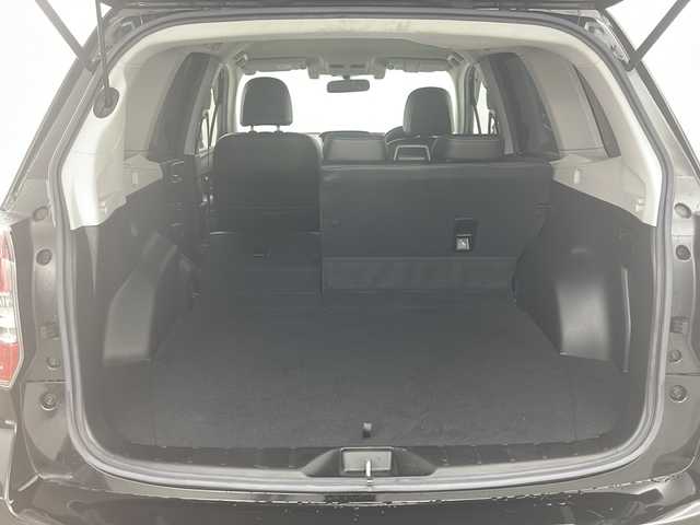 スバル フォレスター 2．0i－S アイサイト 道央・札幌 2013(平25)年 5.5万km クリスタルブラックシリカ ・4WD/・寒冷地仕様/・社外ナビ(TV/BT/DVD/CD)/・バックカメラ/・アイサイト/・パドルシフト/・アダプティブクルーズコントロール/・パワーバックドア/・レザーシート/・前席シートヒーター＆パワーシート/・アイドリングストップ/・X-MODE/・SI-DRIVE/・オートライト/・キセノンヘッドライト/・横滑り防止装置/・前後コーナーセンサー/・盗難防止装置/・衝突被害軽減ブレーキ