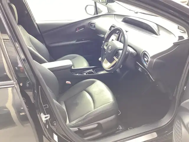 トヨタ プリウス S ツーリングセレクション 愛知県 2016(平28)年 6.5万km アティチュードブラックマイカ スマートキー　/セーフティセンスP /純正SDナビ　/フルセグ　/バックカメラ　/ビルトインETC /レーダークルーズコントロール　/LDA /AHB /ステアリングスイッチ　/シートヒーター　/LEDヘッド　/黒皮シート