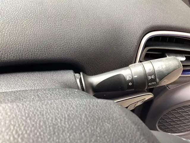 トヨタ プリウス S ツーリングセレクション 愛知県 2016(平28)年 6.5万km アティチュードブラックマイカ スマートキー　/セーフティセンスP /純正SDナビ　/フルセグ　/バックカメラ　/ビルトインETC /レーダークルーズコントロール　/LDA /AHB /ステアリングスイッチ　/シートヒーター　/LEDヘッド　/黒皮シート